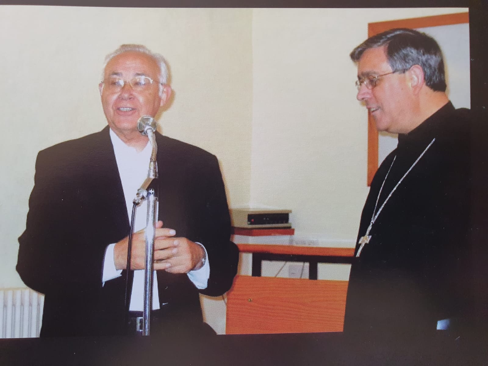 21 agost 2006 Peregrinació del poble de Santa Agnès de Malanyanes al Monestir de Montserrat i audiència del Pare Abat Josep M. Soler