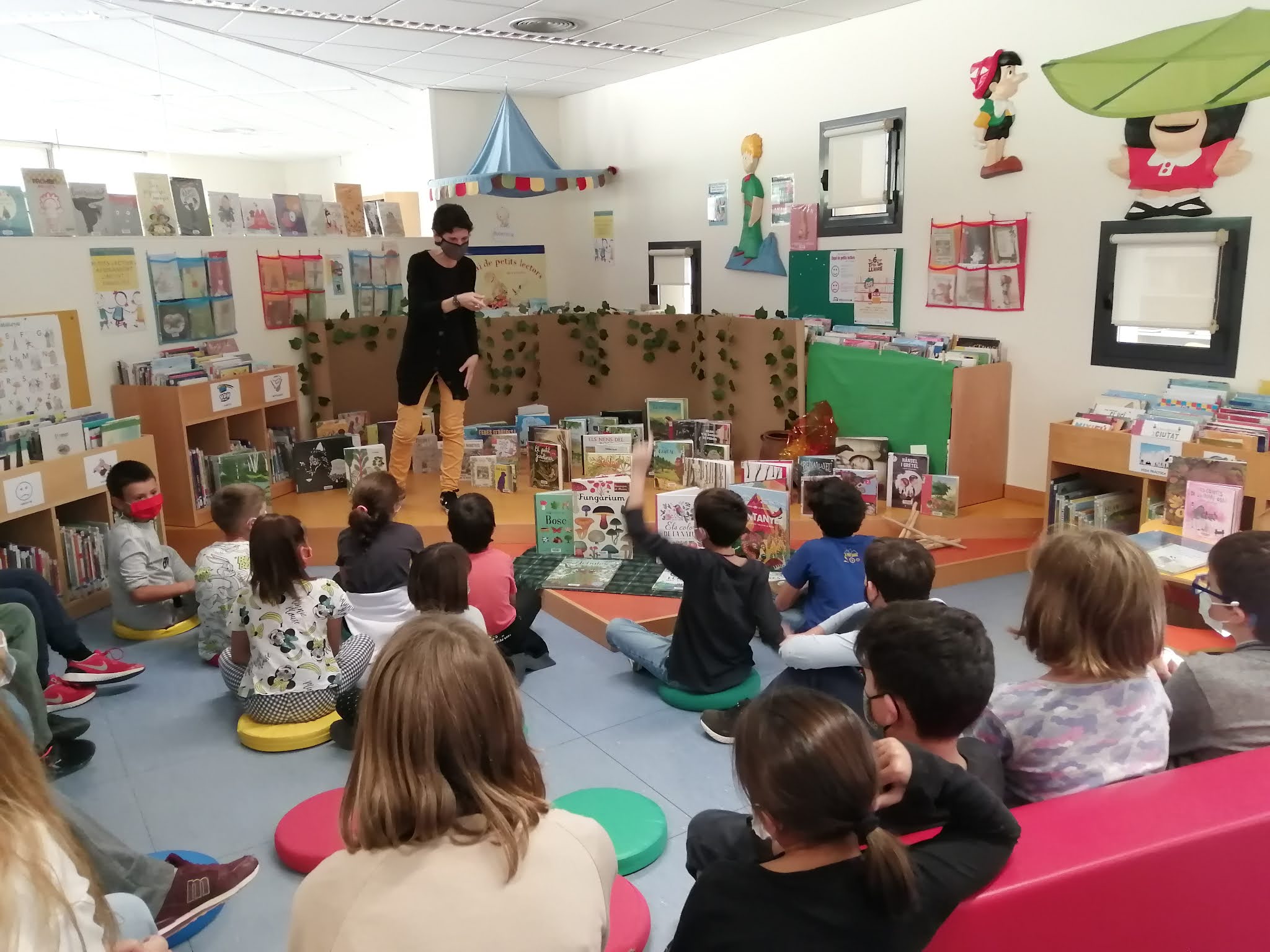 Un centenar d'infants gaudeixen del projecte de foment de la lectura Cruspilletres
