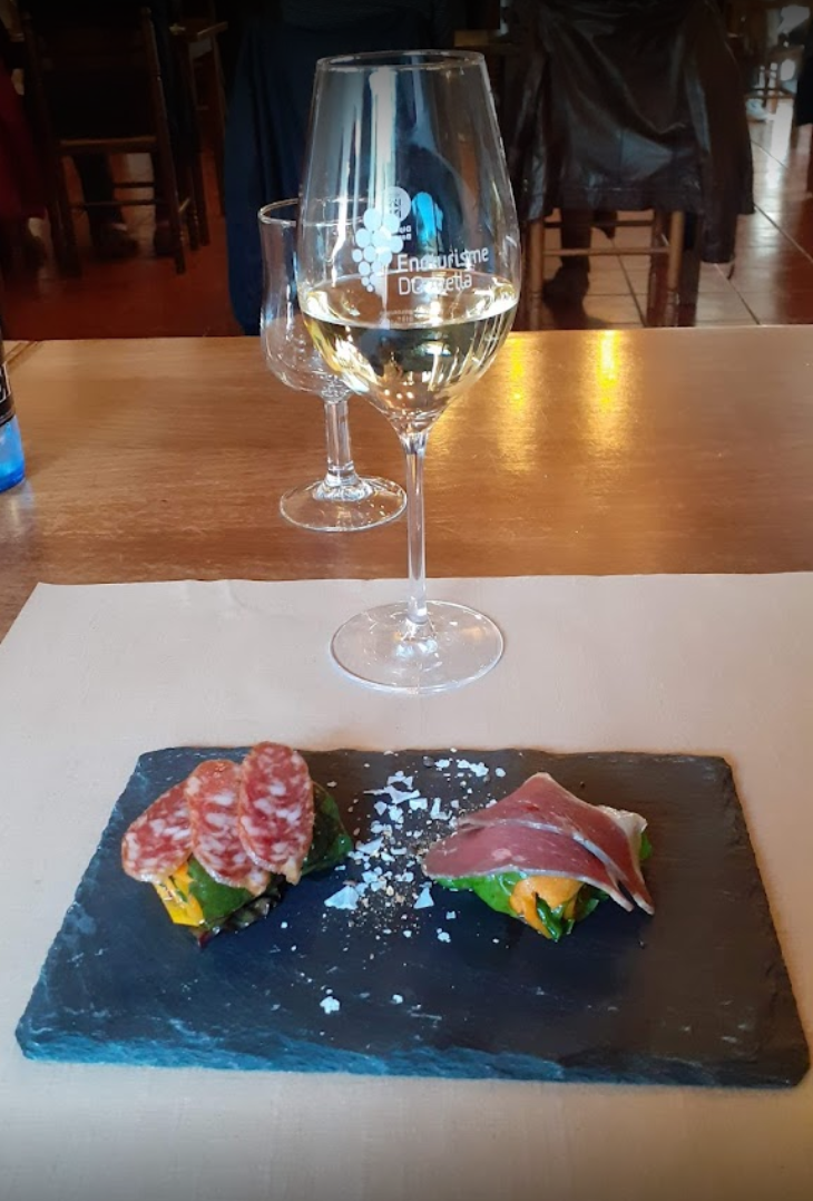 El primer Enotast a la Torreta marida gastronomia local amb vins de la DO Alella