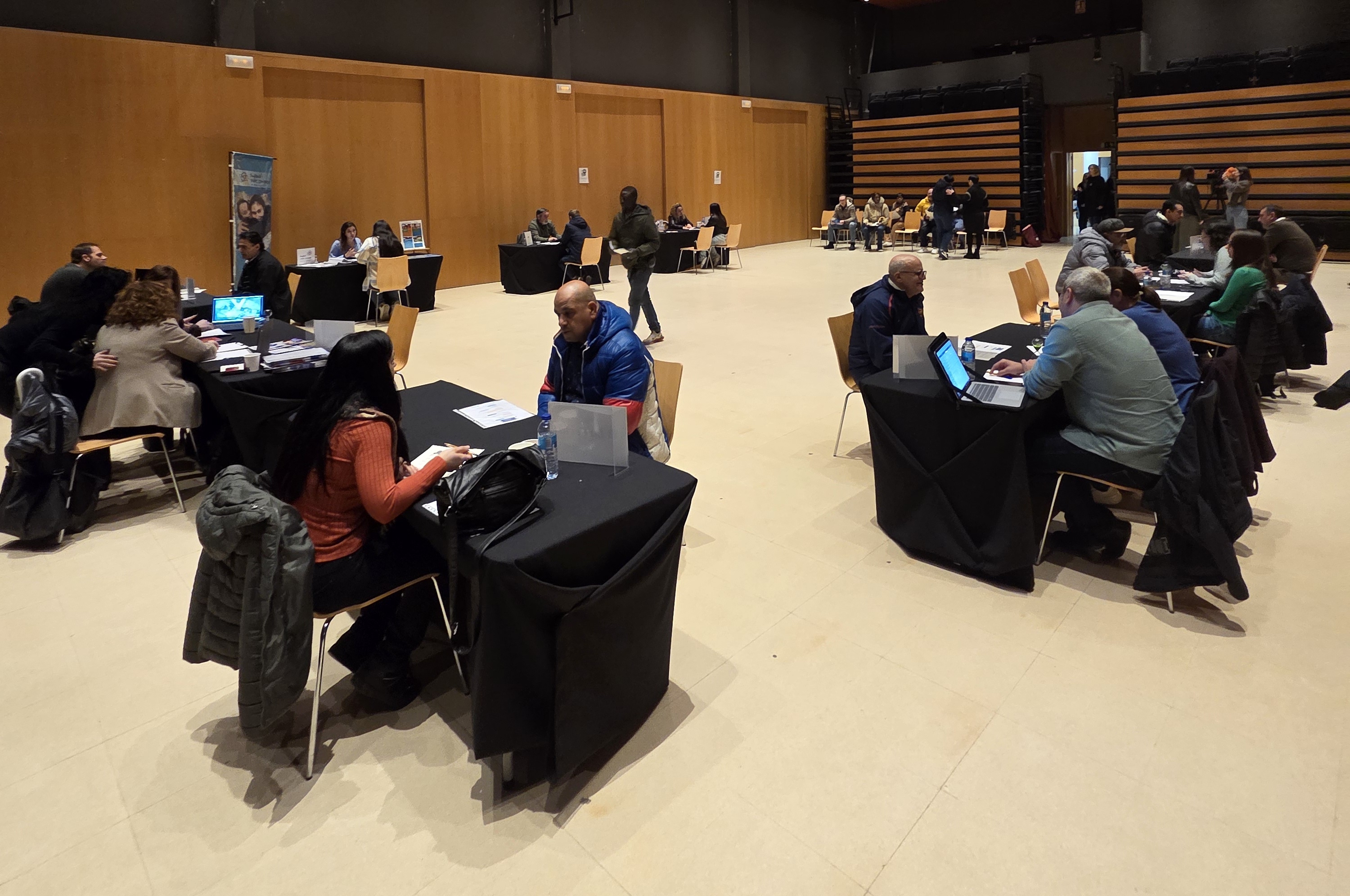 Èxit del primer Speed Networking amb la participació de nou empreses i més de cent persones en recerca de feina