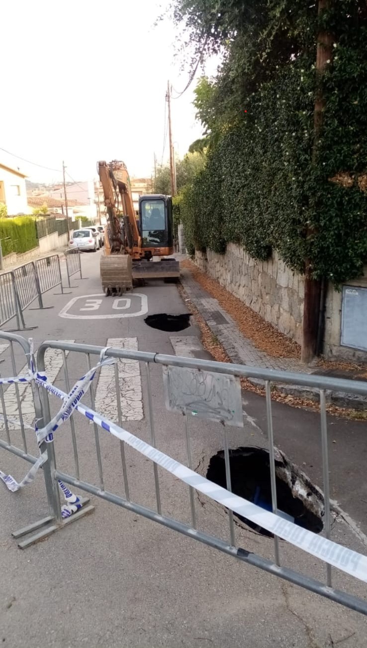 L'Ajuntament inicia obres d'emergència als carrers Lope de Vega i Santiago Rusiñol per garantir la seguretat viària